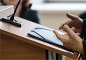 Praise for experts gives insight into what makes oral evidence credible